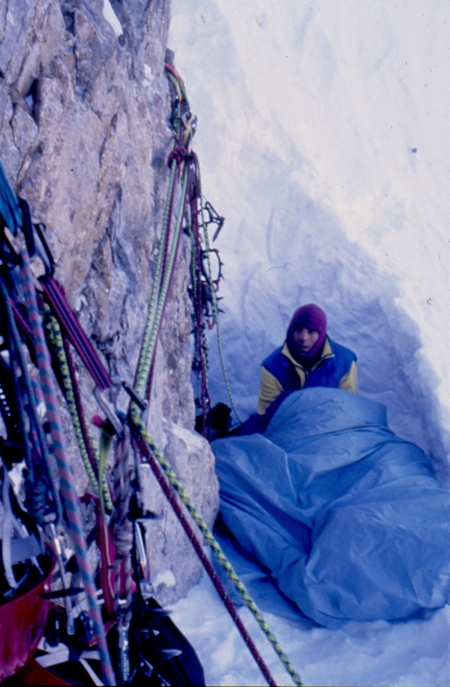 Güzeller Kuzey duvarı ilk kış tırmanışı 350mt. bivak yerimiz 1997