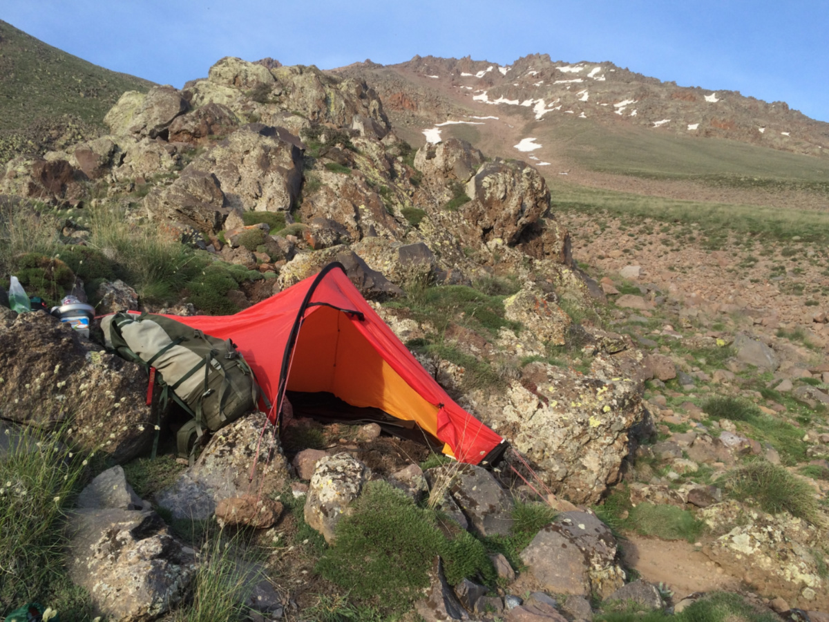 Hasan Dağı’nın batı sırtında 2340 m. irtifada kamp yeri