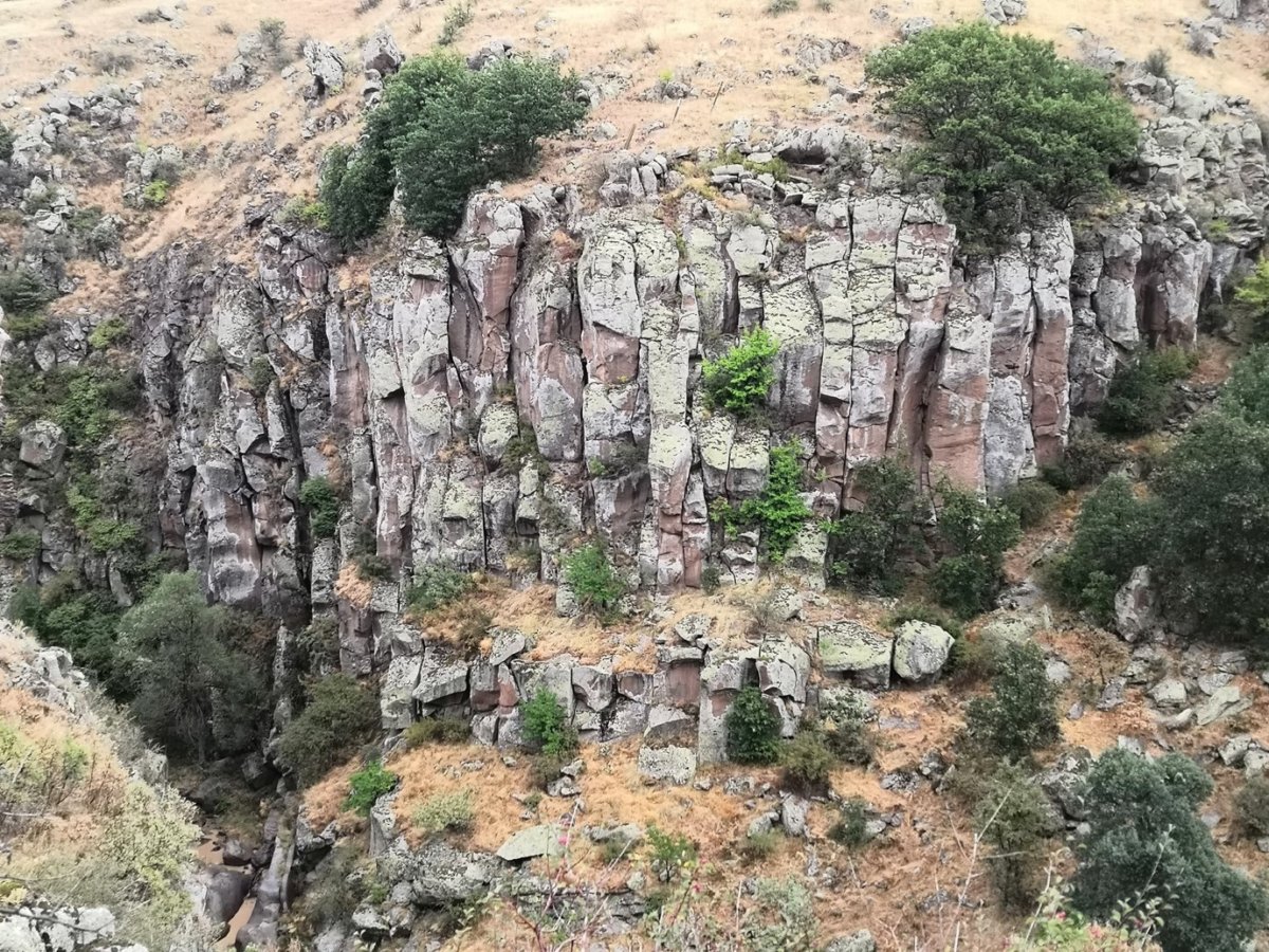 Vadinin sağ yamacı üzerinden Sektör V