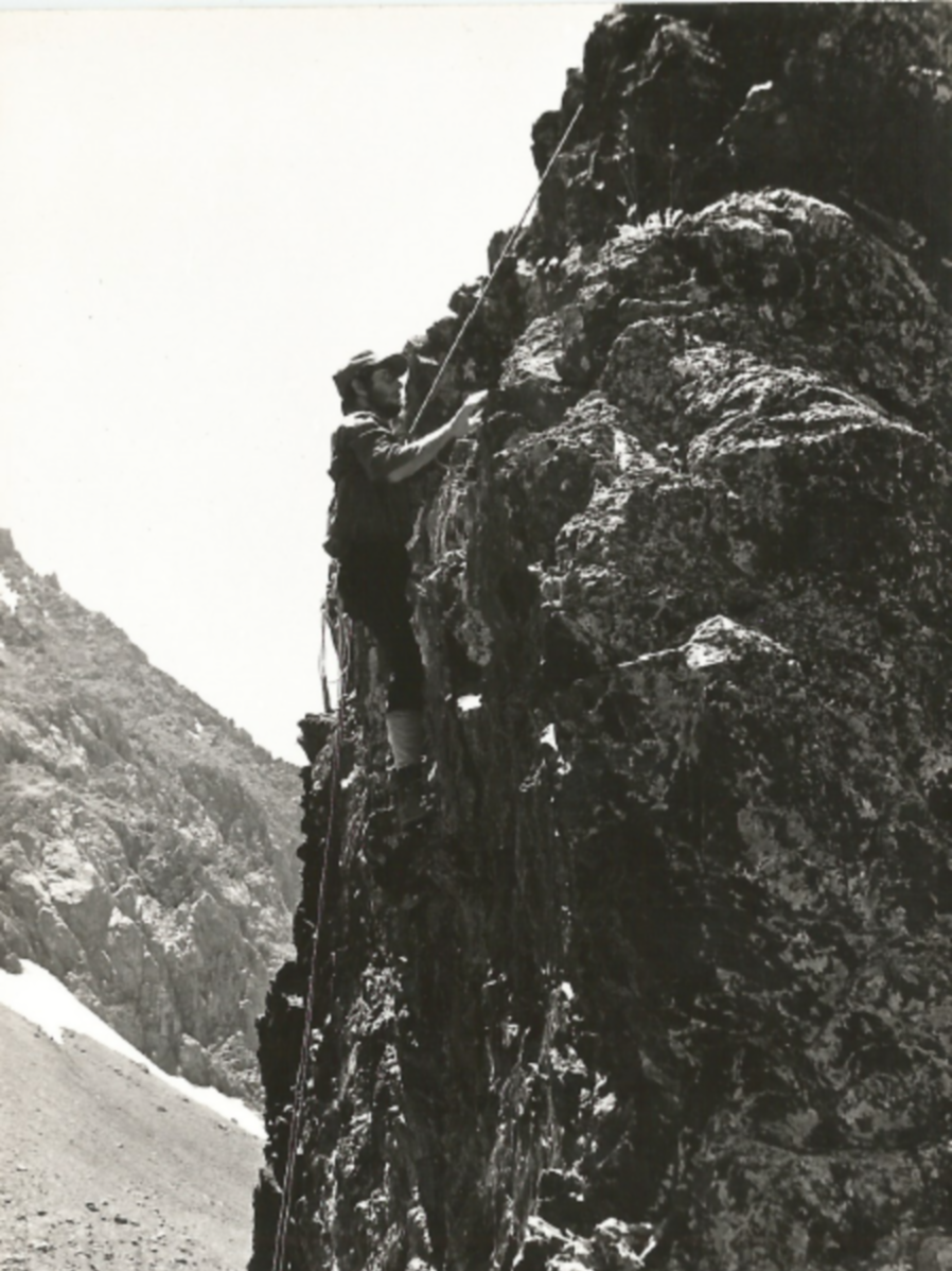 Mustafa Okman kayada. 