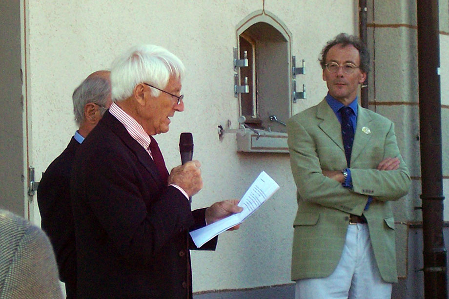 Walter Bonatti Alpin Kulüp Onur Üyeliğini Alırken  Zermatt Temmuz 2007