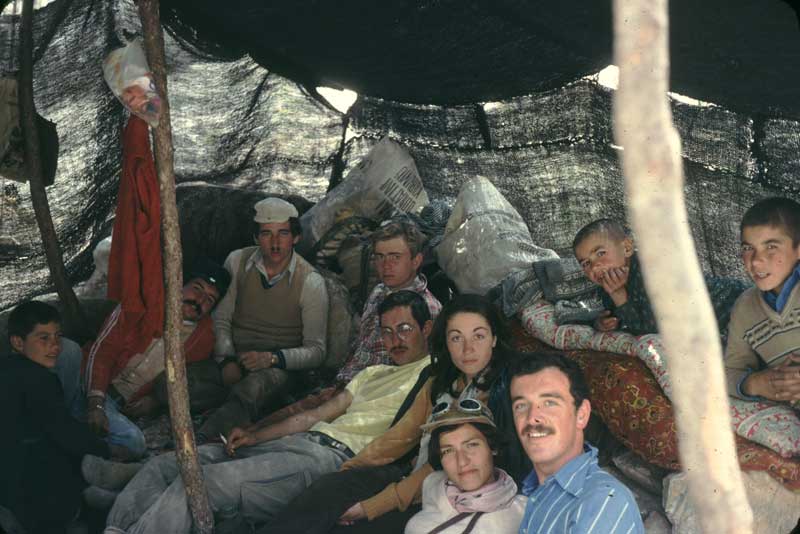 Kıl çadırda misafir ediliyoruz.