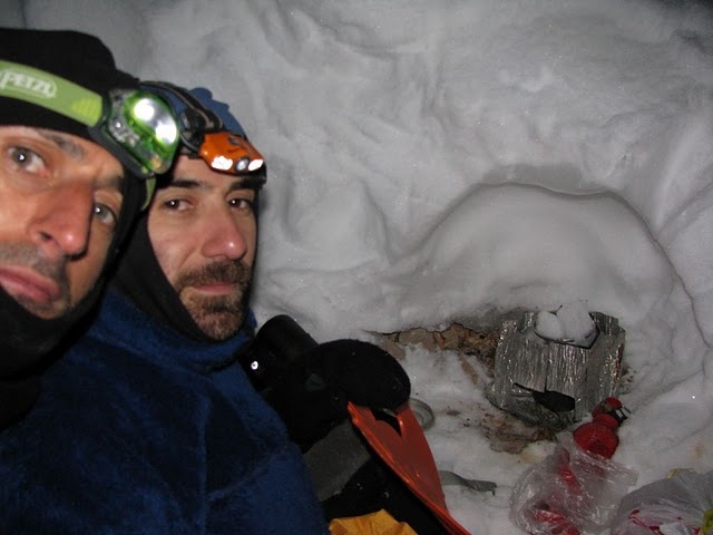 Saat 23.00 bivaktayız.