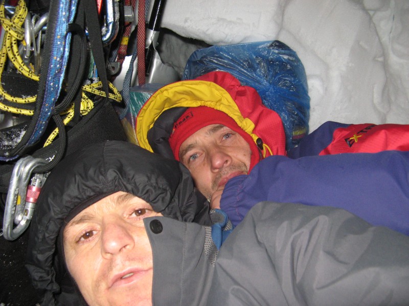 Nurettin ve İbrahim Bivak Esnasında