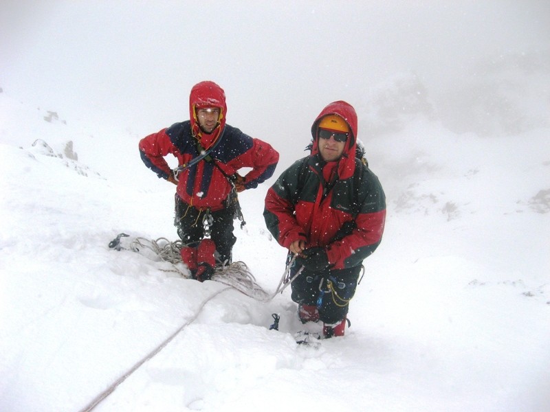 Giderek kötüleşen hava altında iniş