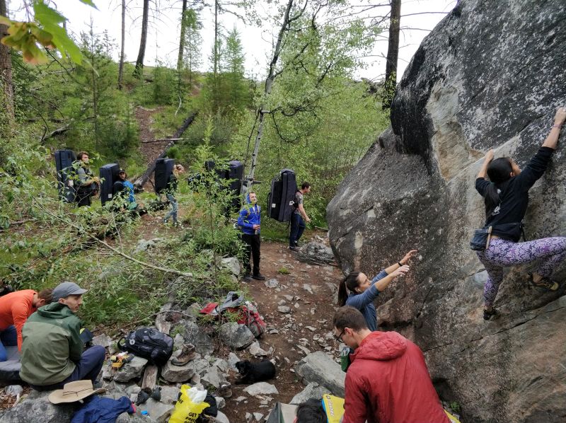Tırmanış başladı. Adelaide Sloppy Poo Poo (V3) rotasında