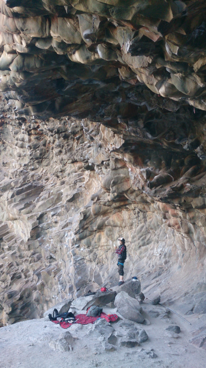 İlginç kaya yapısıyla Coolum Cave.