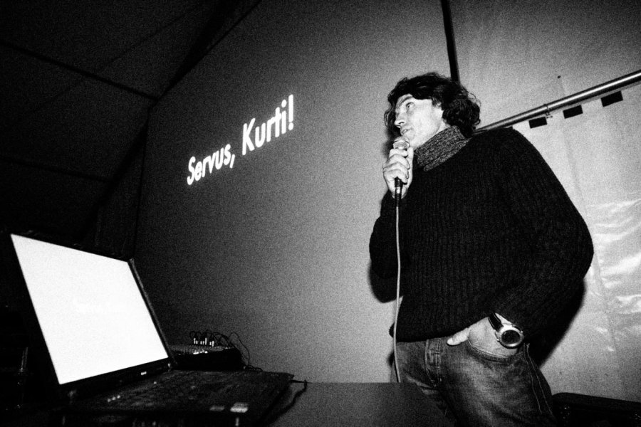 Kurt Albert için Ekim-2010 da düzenlenen anma töreni