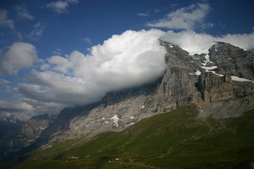 Eiger Kuzey rota kunyesi (ED2 1800m Harrer-Heckmair- Kasparek-Vorg 1938) [5] Kabaca rota uzunluğu olarak neredeyse Demirkazık Kuzey duvarının 3 katı diyebiliriz...